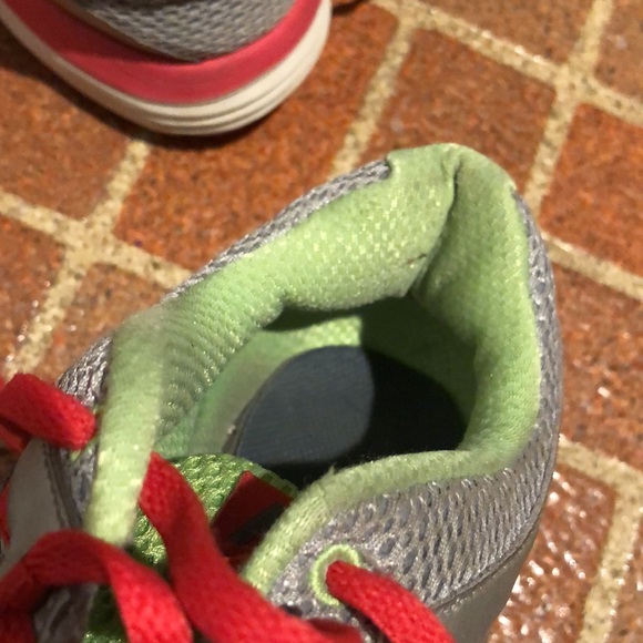 Nike Dual Fusion Lite Silver Sneakers - Picture 3 of 8